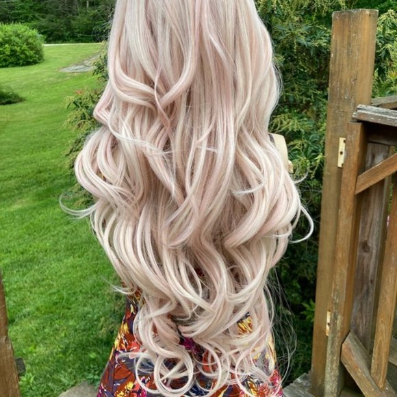 Pink lace front wig - Picture 3 of 6